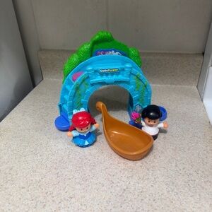 Ariel’s boat ride Little People HTF